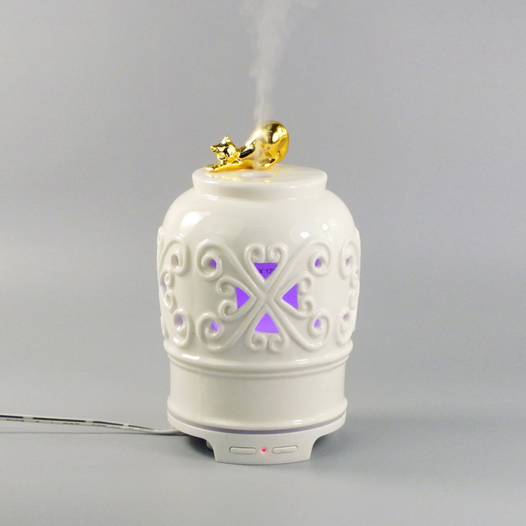 Gold cat aroma diffuser